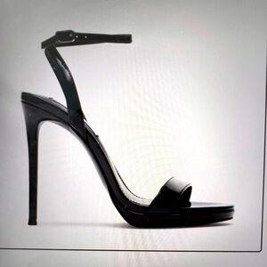 Steve Madden Waver Black Patent sling back sandals in size 9